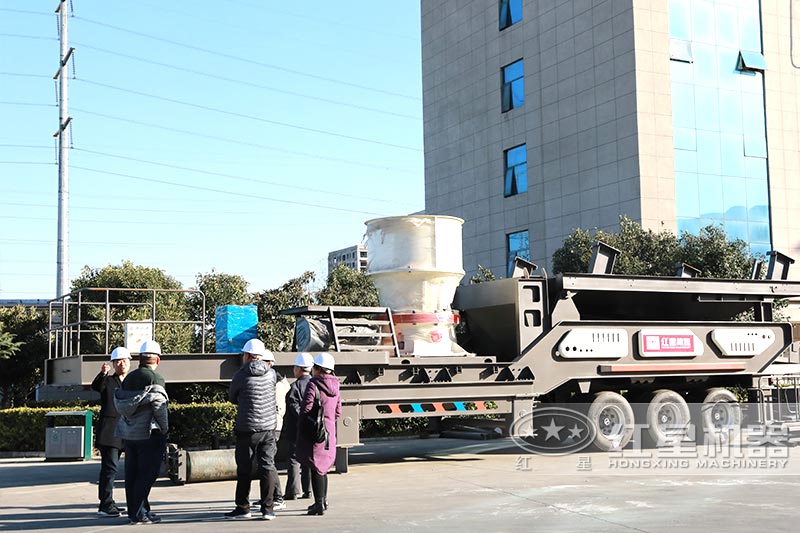 車載建筑垃圾粉碎機(jī)客戶考察簽約